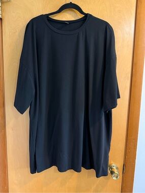 SHEIN Black Short Sleeve Relaxed Tee